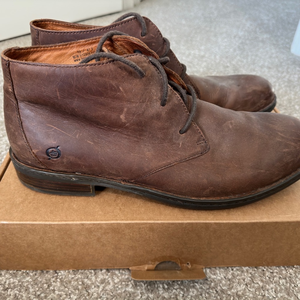 Men’s Born Boots size 13 brown leather.
